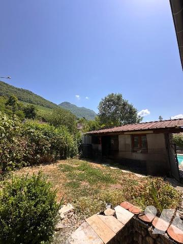 À vendre ? Maison de caractère avec vue sur les vignes de Jongieux

Située dans le village de...