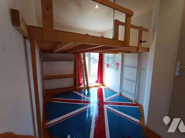À vendre ? Maison de caractère avec vue sur les vignes de Jongieux

Située dans le village de...