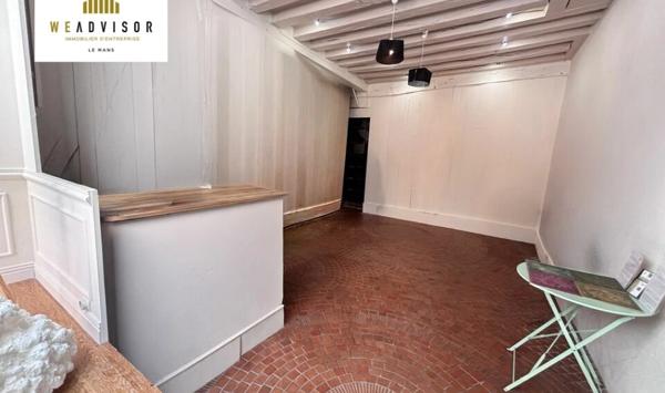 À CÉDER : DROIT AU BAIL COMMERCIAL - LOCAL COMMERCIAL D'ENVIRON 30 M²  HYPER CENTRE-VILLE  LE MANS