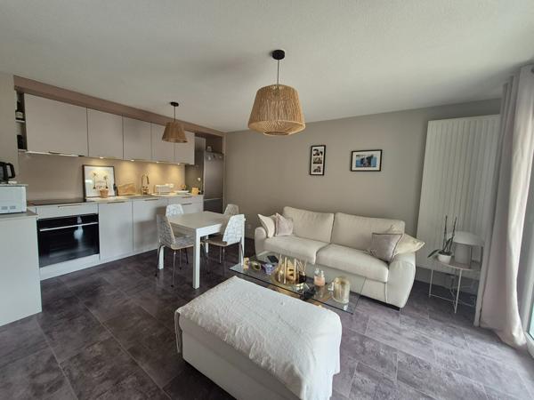 T.2 AURAY - 45.15 m2 avec balcon et parking sécurisée en sous-sol , Auray
