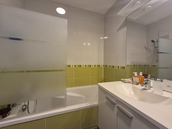 T.2 AURAY - 45.15 m2 avec balcon et parking sécurisée en sous-sol , Auray