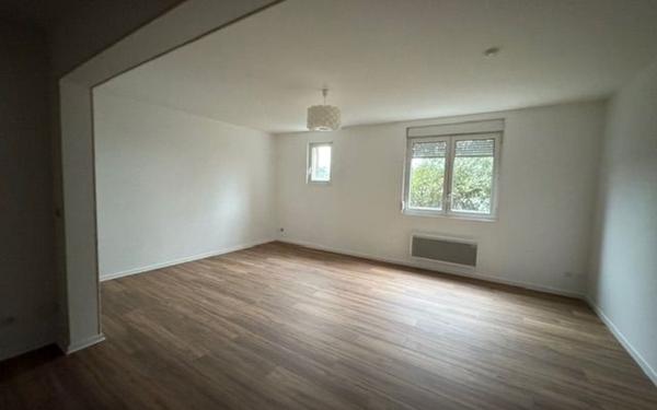 Appartement à louer    1 pièce • 41 m2 Aussillon