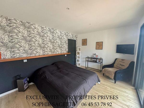 PROPRIETE 8 PIECES 5 CHAMBRES AVEC DEPENDANCE (T2) GARAGE PISCINE 1000M² DE TERRAIN