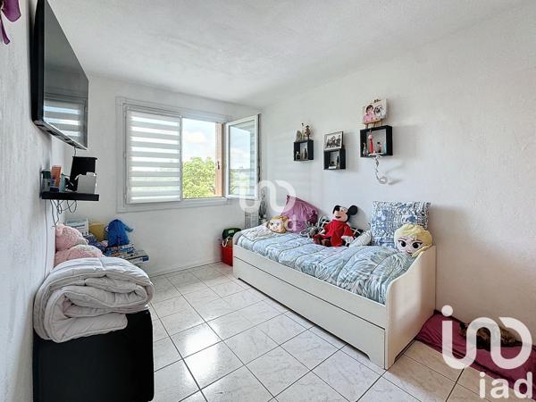 Appartement à vendre 4 pièces 74 m² Saint-Fargeau-Ponthierry