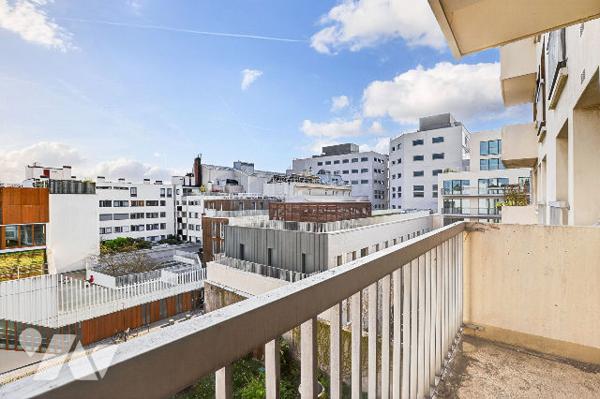 Paris 11 : 2 pièces avec balcon