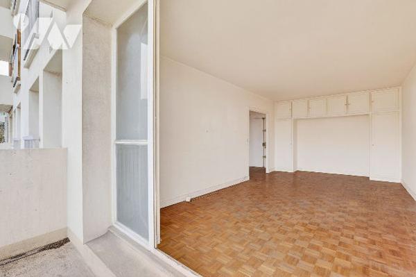 Paris 11 : 2 pièces avec balcon