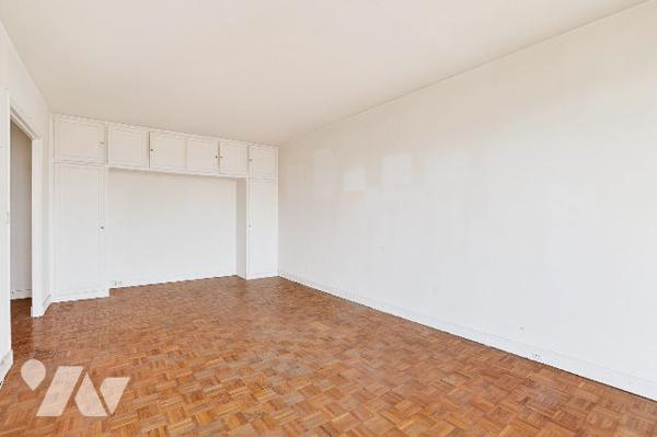 Paris 11 : 2 pièces avec balcon