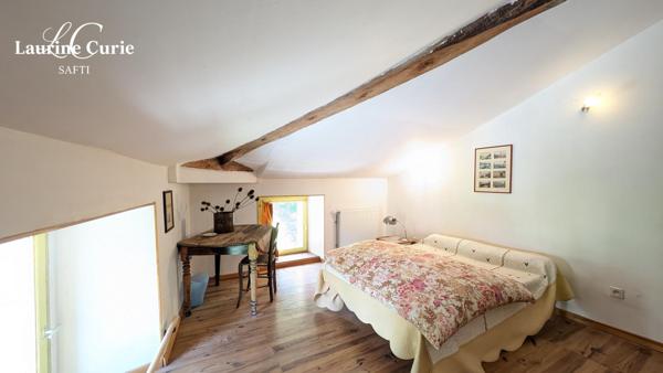 Maison 9 pièces de 216m² avec sous-sol intégral