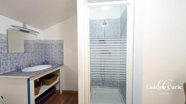 Maison 9 pièces de 216m² avec sous-sol intégral