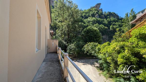 Maison 9 pièces de 216m² avec sous-sol intégral
