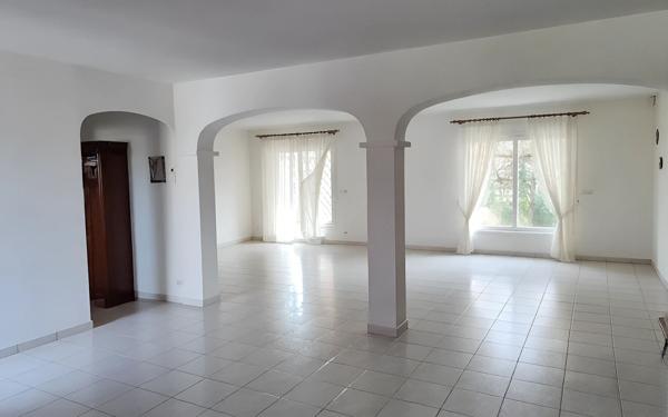 Maison à vendre    5 pièces •  Marguerittes