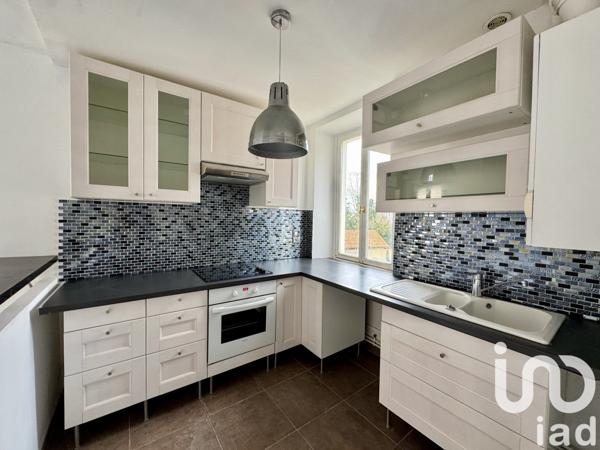 Appartement 2 pièces de 53 m² à Corbeil-Essonnes (91100)