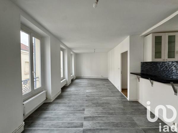 Appartement 2 pièces de 53 m² à Corbeil-Essonnes (91100)