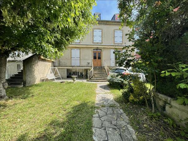 Maison à vendre |  Saint-Céré |  5 pièces | 256 m²
