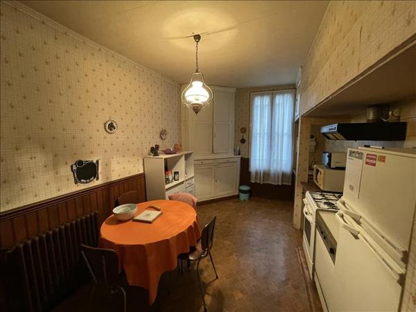 Maison à vendre |  Saint-Céré |  5 pièces | 256 m²