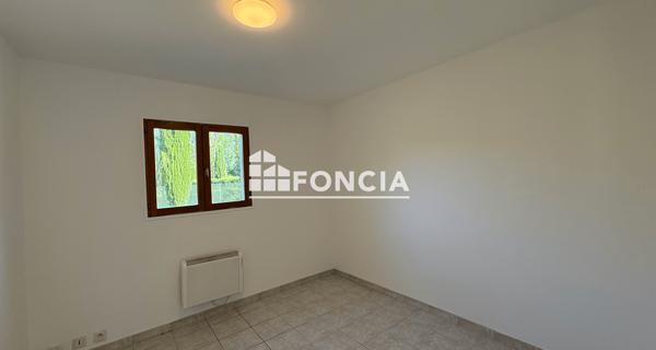 Location Appartement 2 pièces 47.6 m² - Cabannes 13440