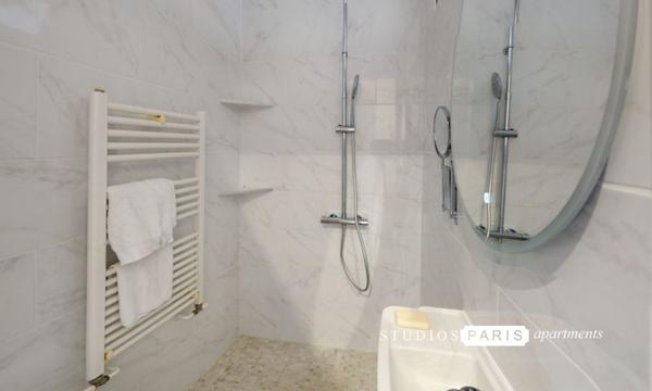 NOMBRIL DE VENUS 27 m² studio avec Mezzanine