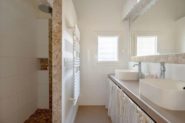 Maison en pierre 6 pièces de plain-pied, 213m2 -Saint Medard En Jalles  (proche Bordeaux) - piscine - garage