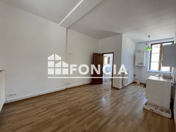 Location Studio 37 m² - 20 RUE BARON QUINART Charleville-mezieres 08000