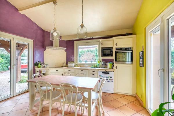 Vente                                                      Maison
                        
                     7 pièces                      190 m2                     à Neyron