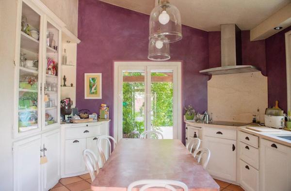 Vente                                                      Maison
                        
                     7 pièces                      190 m2                     à Neyron