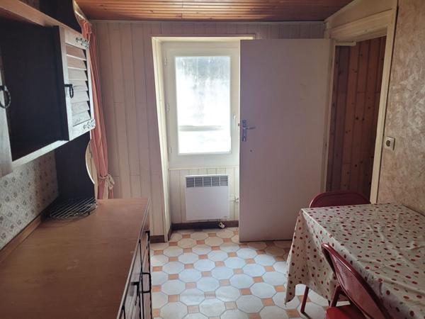 ROCHEFORT hyper centre - un appartement meublé de 27 m² au 2ème étage loué