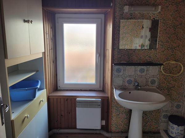 ROCHEFORT hyper centre - un appartement meublé de 27 m² au 2ème étage loué