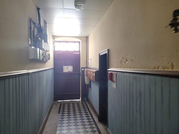 ROCHEFORT hyper centre - un appartement meublé de 27 m² au 2ème étage loué