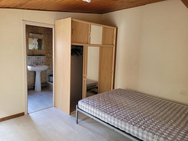 ROCHEFORT hyper centre - un appartement meublé de 27 m² au 2ème étage loué