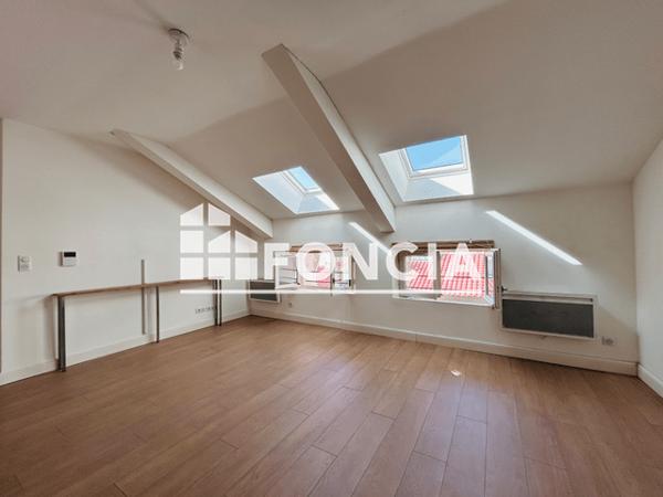 Location Appartement 2 pièces 48.7 m² - 9 RUE HIPPOLYTE DUPRAT Toulon 83000