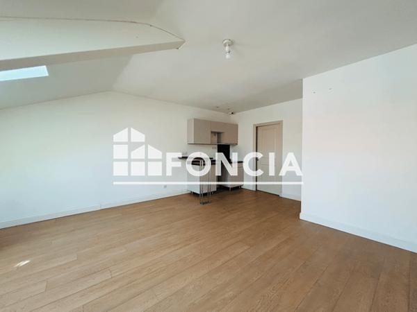 Location Appartement 2 pièces 48.7 m² - 9 RUE HIPPOLYTE DUPRAT Toulon 83000
