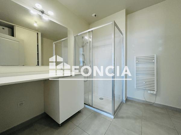 Location Appartement 2 pièces 48.7 m² - 9 RUE HIPPOLYTE DUPRAT Toulon 83000