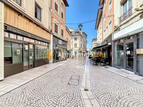 Vente Appartement 4 pièces 185 m2 à Bourgoin-Jallieu