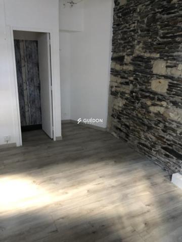 A LOUER - LOCAL COMMERCIAL D'ENVIRON 20 M² - ANGERS