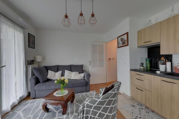 Appartement Romainville 1 pièce(s) 32.39 m2