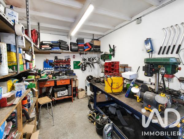 Garage, Station-service​ à vendre 150 m² Grasse
