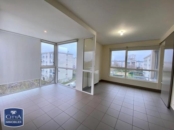 Appartement à louer 4 pièces 106m²