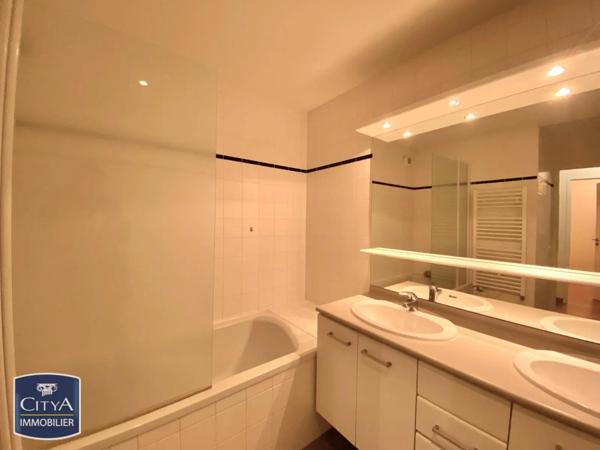 Appartement à louer 4 pièces 106m²