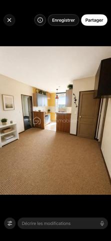 Appartement 3 pièces de 46 m2 situé au 3ème et dernier étage d'une petite copropriété avec cachet.
Entrée, pièce de vie traversante avec cuisine ouverte, 2 chambres avec chacune grand placard de rangement, 1 salle d'eau avec fenêtre et 1 WC indépendant.
Belle hauteur sous plafond, fenêtres double vitrage, volets roulants, orientation est-ouest, pas de vis-à-vis, belle vue dégagée
Beau potentiel pour cet appartement. 
Pour davantage de rangements, vous bénéficiez de 2 grandes caves ainsi que d'un grenier
Proche de la gare de Lagny-Thorigny, transilien P
Proche des commerces