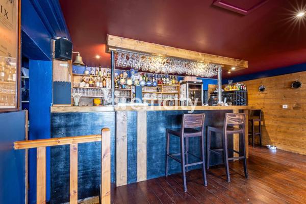 Fonds De Commerce - 260 m²