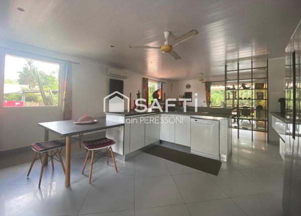 Maison R+1 T6 sur 142m2 hab. + terrasses piscine atelier