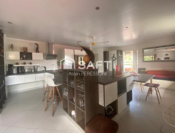 Maison R+1 T6 sur 142m2 hab. + terrasses piscine atelier