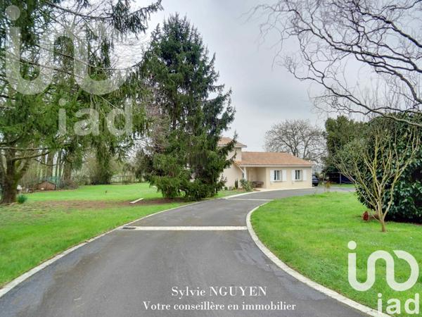 Maison à vendre 5 pièces 165 m² La Rochefoucauld-en-Angoumois