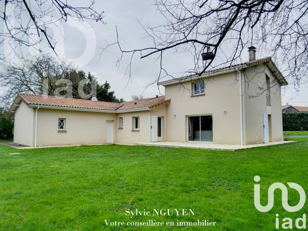 Maison à vendre 5 pièces 165 m² La Rochefoucauld-en-Angoumois