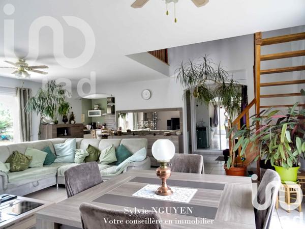 Maison à vendre 5 pièces 165 m² La Rochefoucauld-en-Angoumois