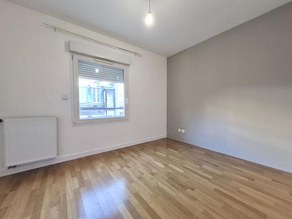 Spacieux T4 avec balcon et ascenseur - centre de Saint Etienne