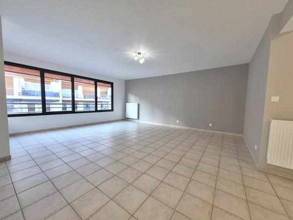 Spacieux T4 avec balcon et ascenseur - centre de Saint Etienne