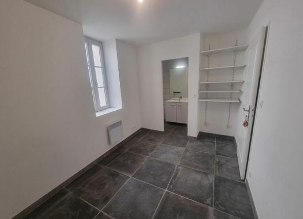 Maison à vendre    3 pièces • 48,55 m2 Pont-Saint-Esprit