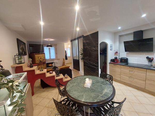 Maison de ville 5 pièces 4 chambres avec Jardin et parking €283 000 ** - Référence 4452