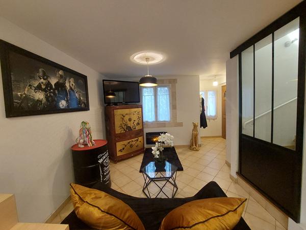 Maison de ville 5 pièces 4 chambres avec Jardin et parking €283 000 ** - Référence 4452